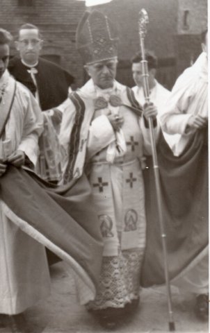 1958 Altarweihe durch Weihbischof Ferchen